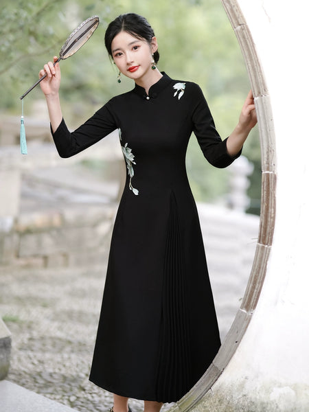 Autumn Black Pear Shapes Chinese Style Dress