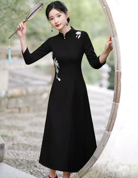 Autumn Black Pear Shapes Chinese Style Dress